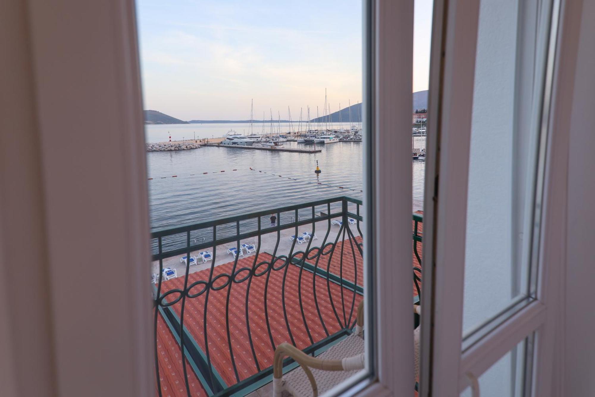 Hotel Rr Herceg Novi Zewnętrze zdjęcie